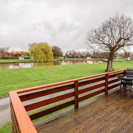 Oak Lodge Hadnall Bagian luar foto