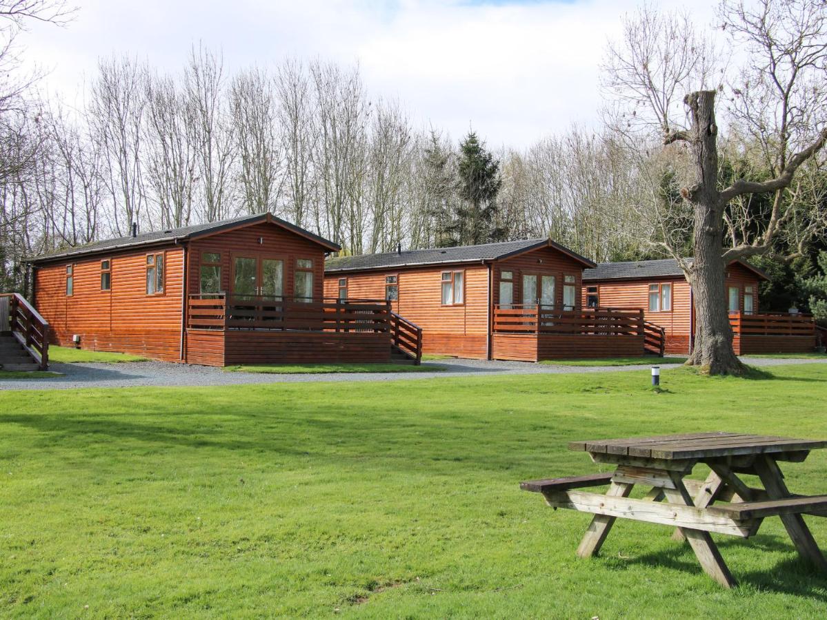 Oak Lodge Hadnall Bagian luar foto