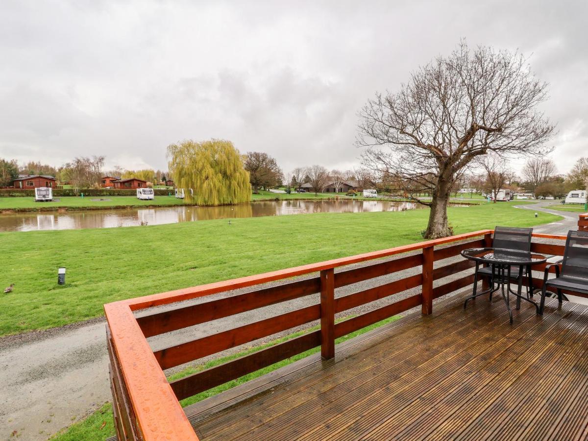 Oak Lodge Hadnall Bagian luar foto