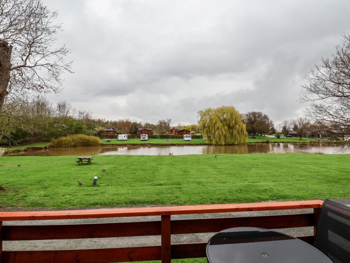 Oak Lodge Hadnall Bagian luar foto